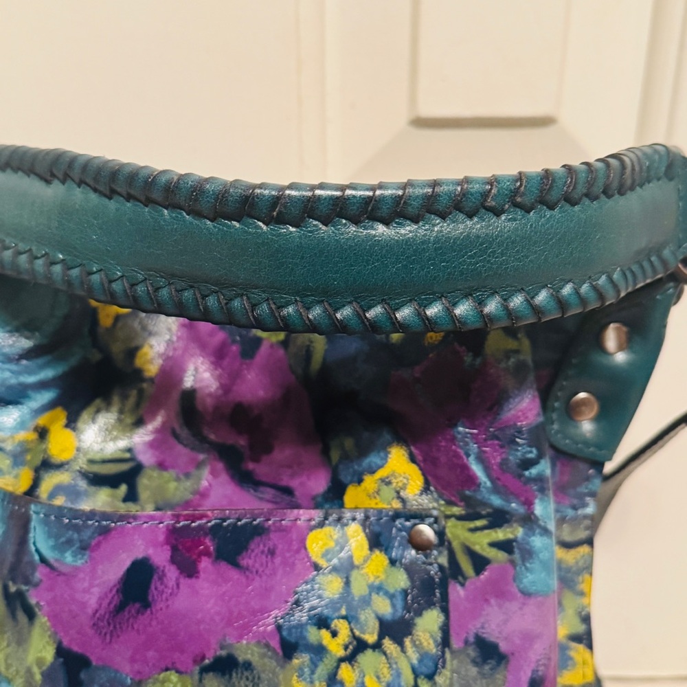 Gorgeous Patricia Nash Leather Crossbody Bucket Bag in Deep Blue Nature! - Picture 11 of 16